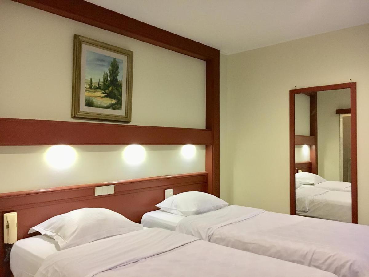 Beaux Arts Hotel Антверпен Екстериор снимка